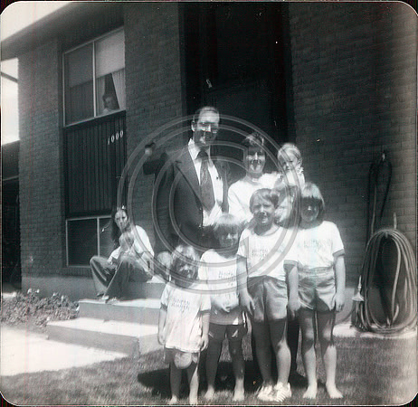 Wayne Janet Kim Paul Mike Betty Becca Photobombers Elaine Brooke and Eleonore in the upstairs window